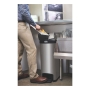 Papelera con pedal lateral RUBBERMAID SlimJim® Step On acero inoxidable 50l
