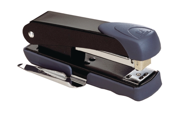 Rexel Beta Classic office stapler with staple remover metal 30 sheets